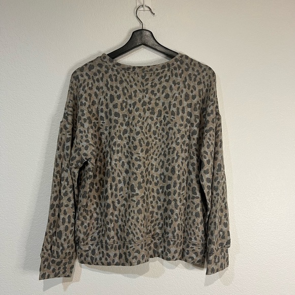 Anthropologie Sundry Leopard Print Drapey Sweater 1 Gray Pullover Crew Neck S - Picture 3 of 5